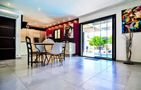 Maison 4 chambres avec piscine privée près d'Avignon : photo 4