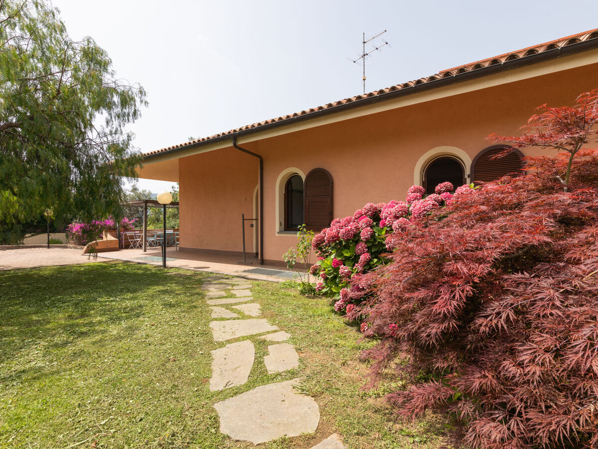 Villa Trabbia, maison 6 personnes avec grand jardin - Photo 1