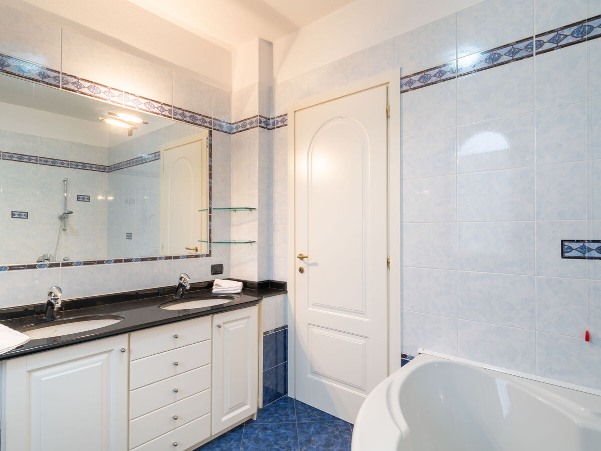 Villa Trabbia, maison 6 personnes avec grand jardin - Photo 11