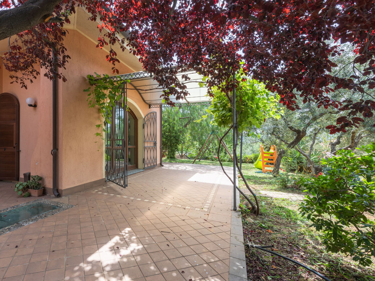 Villa Trabbia, maison 6 personnes avec grand jardin - Photo 22