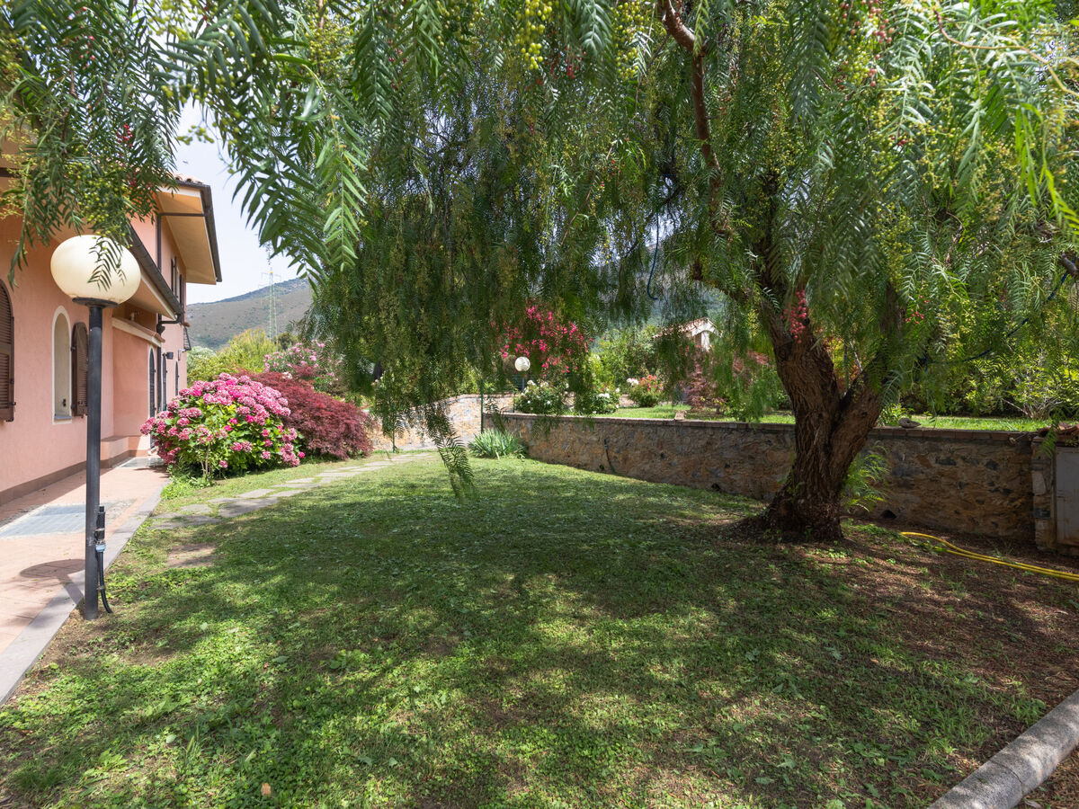 Villa Trabbia, maison 6 personnes avec grand jardin - Photo 25