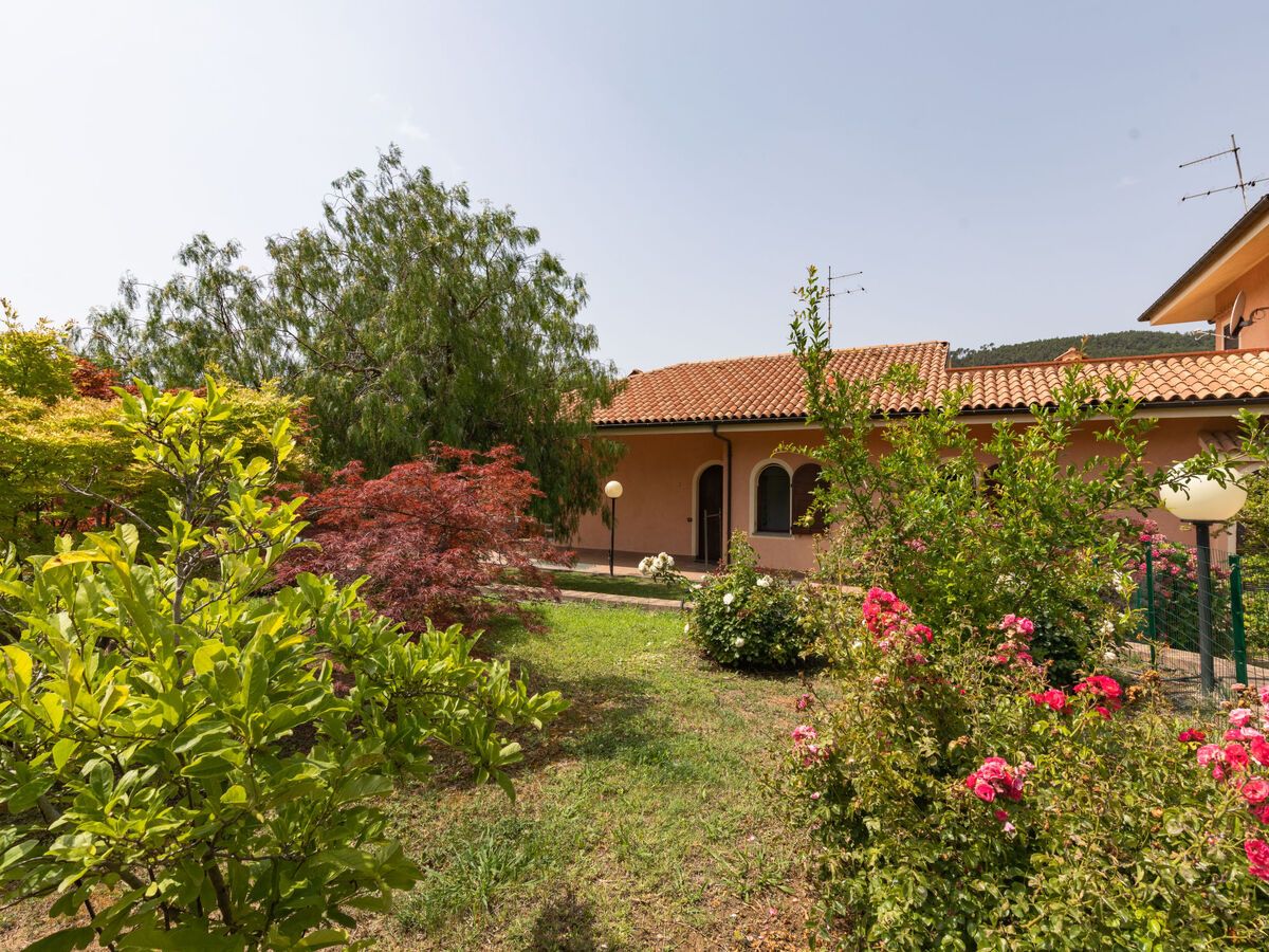 Villa Trabbia, maison 6 personnes avec grand jardin - Photo 26