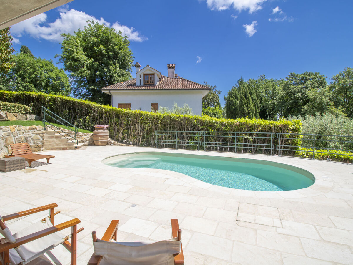 Villa Carolina – 450 m² avec piscine au Lago di Vico - Photo 2