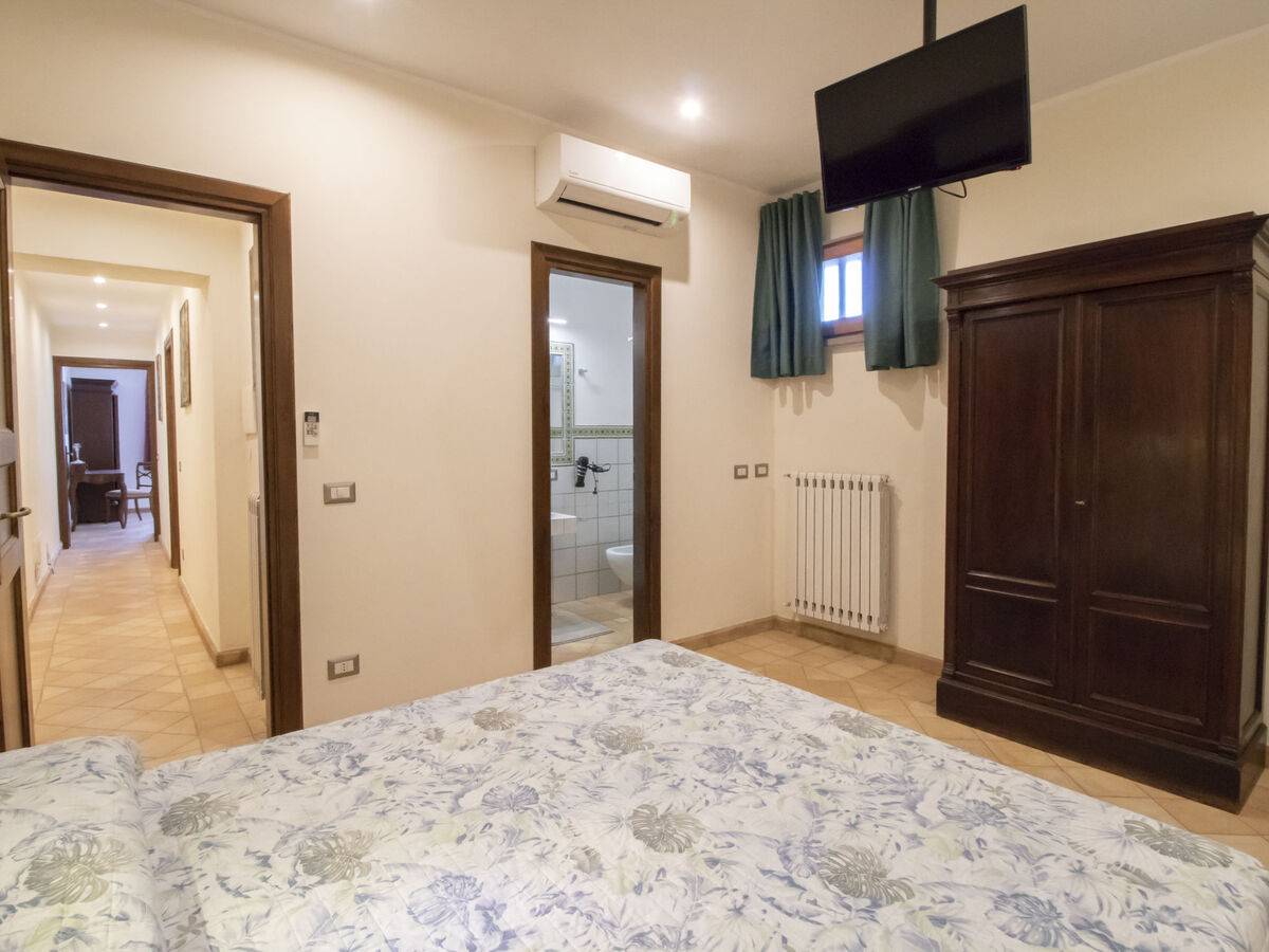 Villa Carolina – 450 m² avec piscine au Lago di Vico - Photo 16