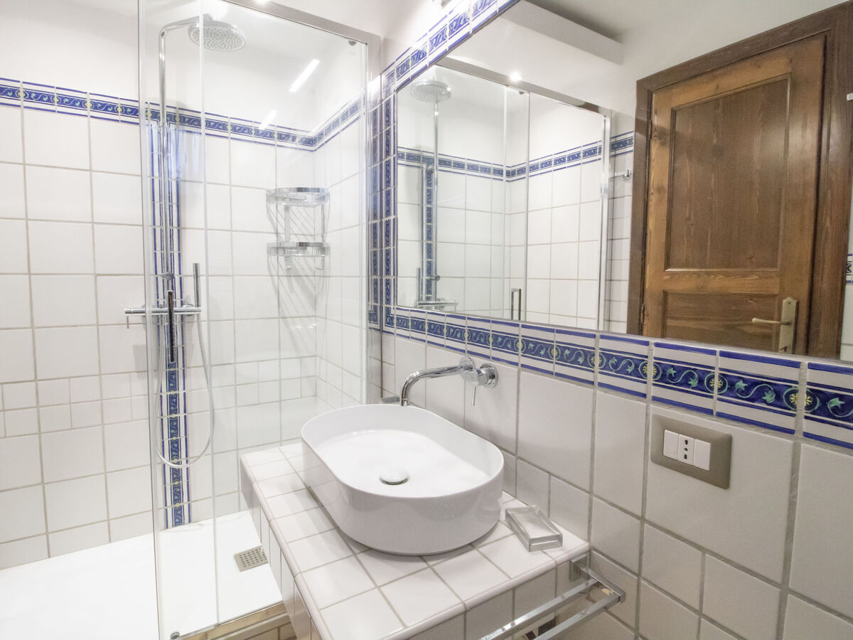 Villa Carolina – 450 m² avec piscine au Lago di Vico - Photo 24