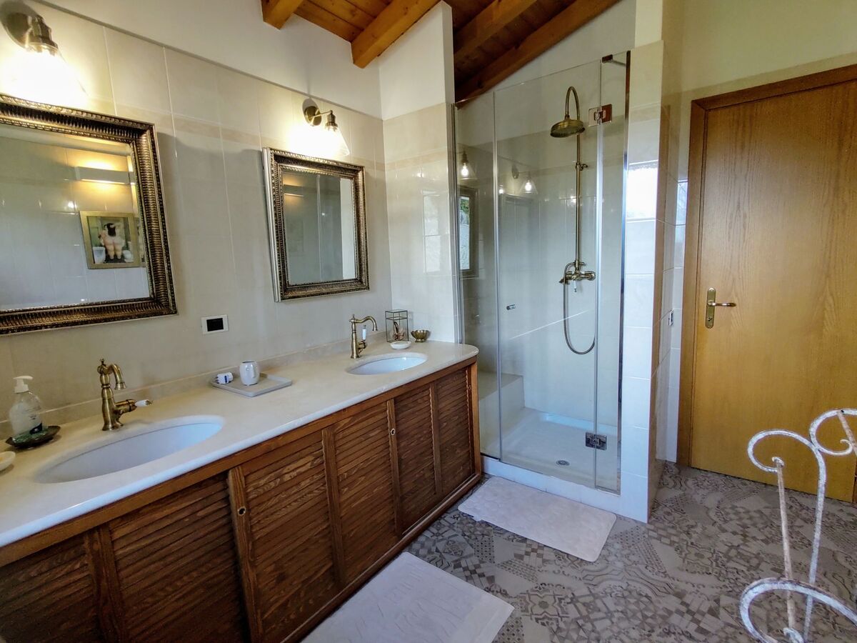 Villa Massimo – Maison 3 étages avec piscine, vue lac - Photo 29