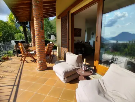 Villa Massimo – Maison 3 étages avec piscine, vue lac : photo 38