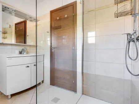 Maison 16 pers., piscine privée et vue mer à Maslenica : photo 21