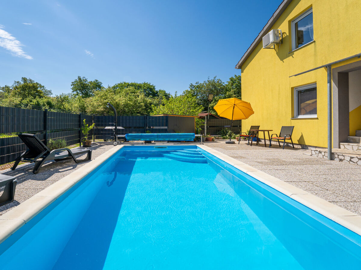 Radmila : Maison 5 chambres avec piscine à Šilo - Photo 1