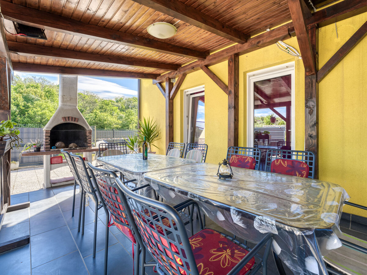 Radmila : Maison 5 chambres avec piscine à Šilo - Photo 2