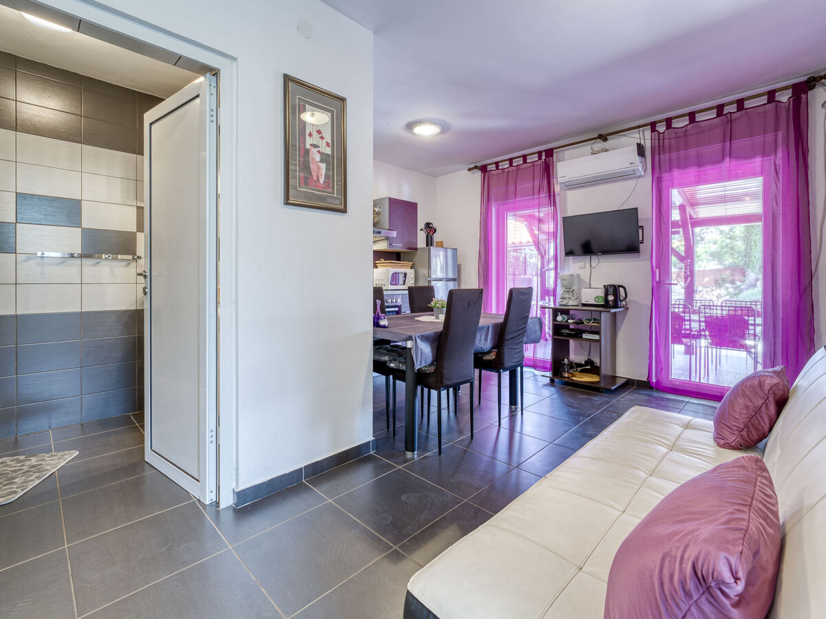 Radmila : Maison 5 chambres avec piscine à Šilo - Photo 8