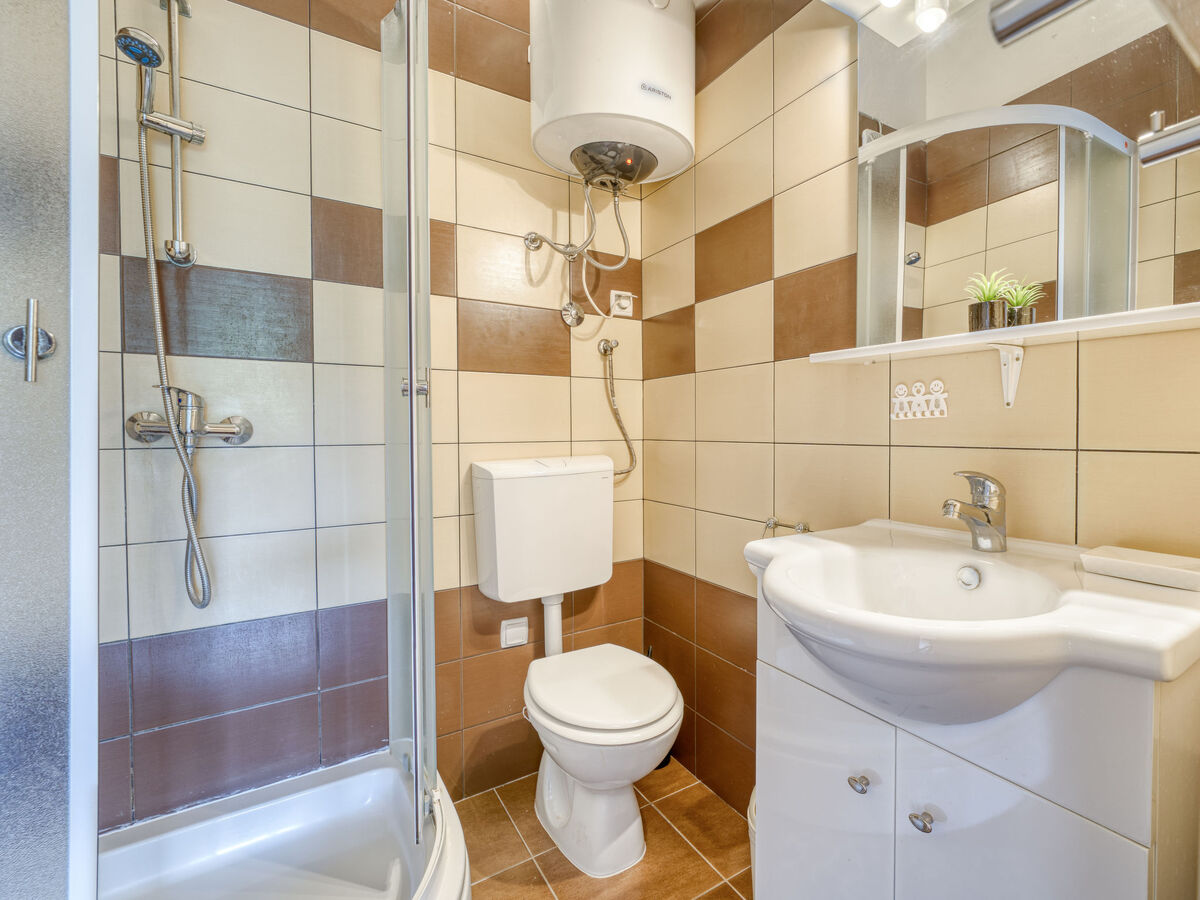 Radmila : Maison 5 chambres avec piscine à Šilo - Photo 32