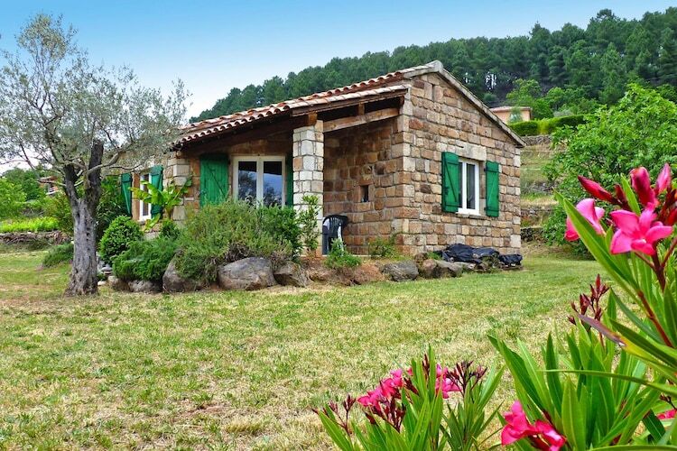 Maison en pierre sur 15 hectares à Chambonas - Photo 1