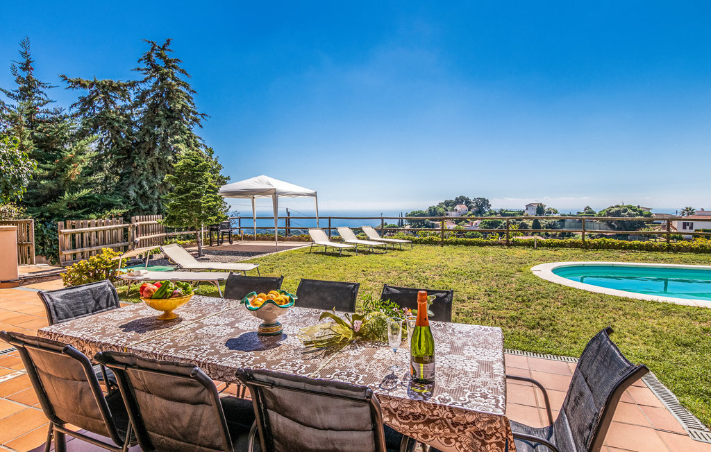 Maison 10 personnes à Sant Cebrià de Vallalta - Photo 5