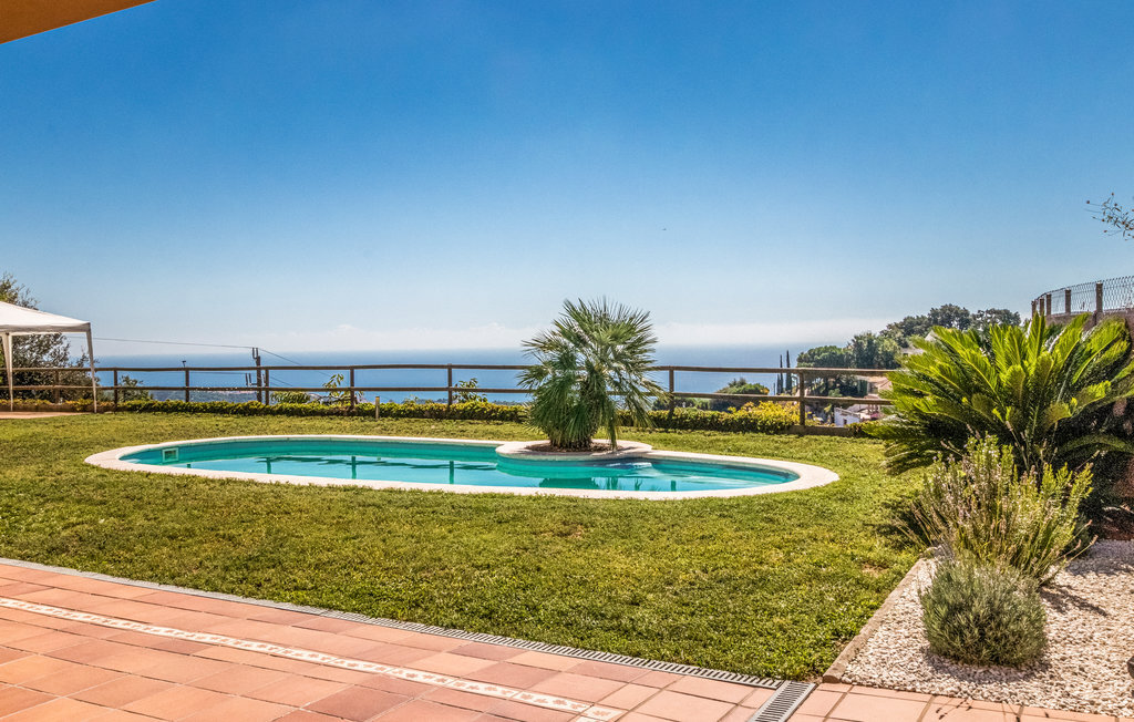 Maison 10 personnes à Sant Cebrià de Vallalta - Photo 10