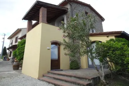 Maison XVIIe siècle rénovée avec piscine à Lamporecchio : photo 12