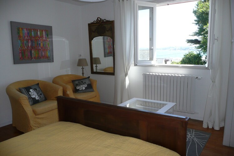 Maison avec vue sur le port à Camaret-sur-Mer - Photo 16