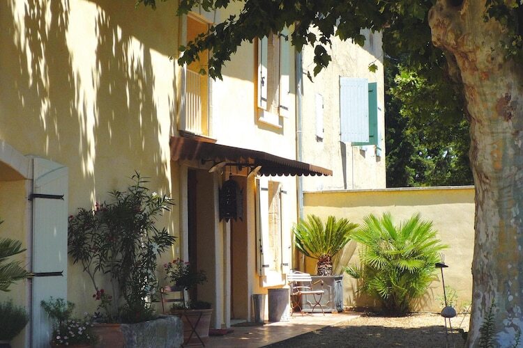 Maison provençale avec piscine partagée à Noves - Photo 17