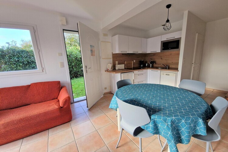 Maison mitoyenne avec jardin à 2 km de la plage - Photo 8