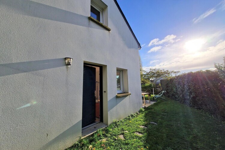 Maison mitoyenne avec jardin à 2 km de la plage - Photo 11