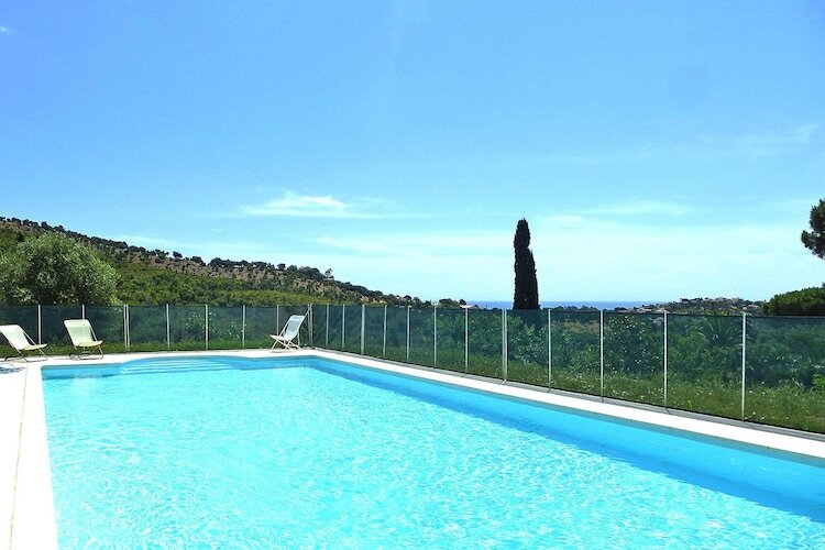Maison provençale avec piscine et vue mer à Roquebrune-sur-Argens - Photo 2