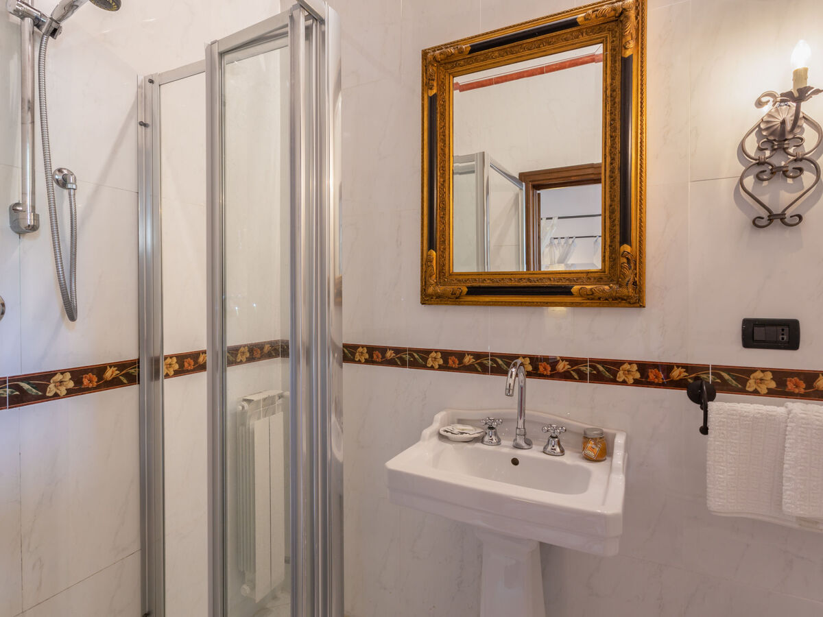 Villa Isabella – 20 pers, piscine et sauna en Toscane - Photo 25