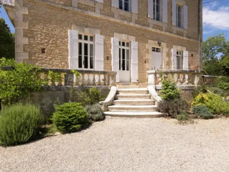 Le Petit Château : maison avec piscine privée près de Brouchaud : photo 17