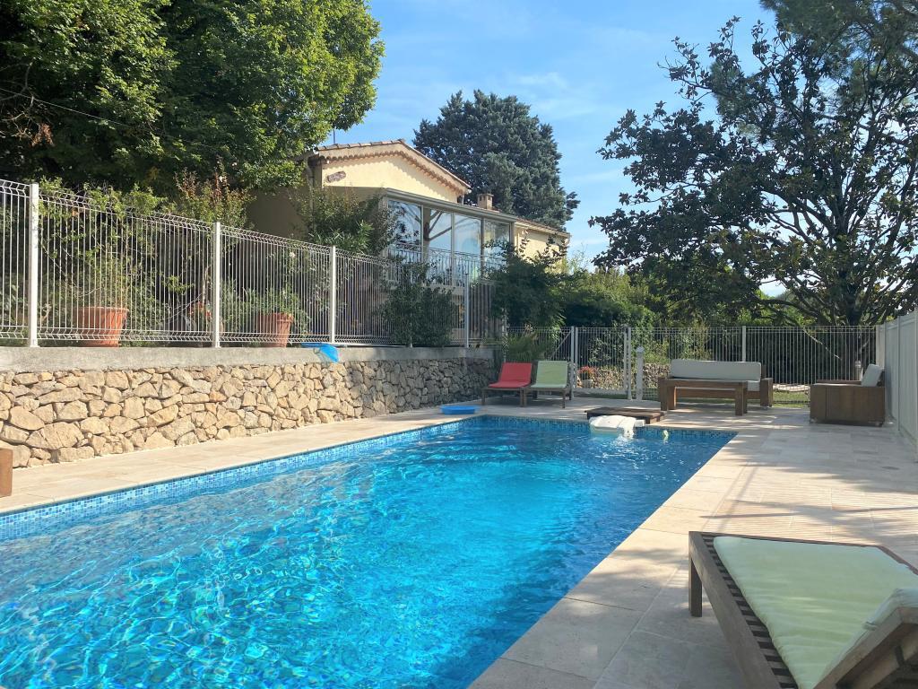 La Louzie : villa à Salernes avec piscine privée et jardin de jeux - Photo 1