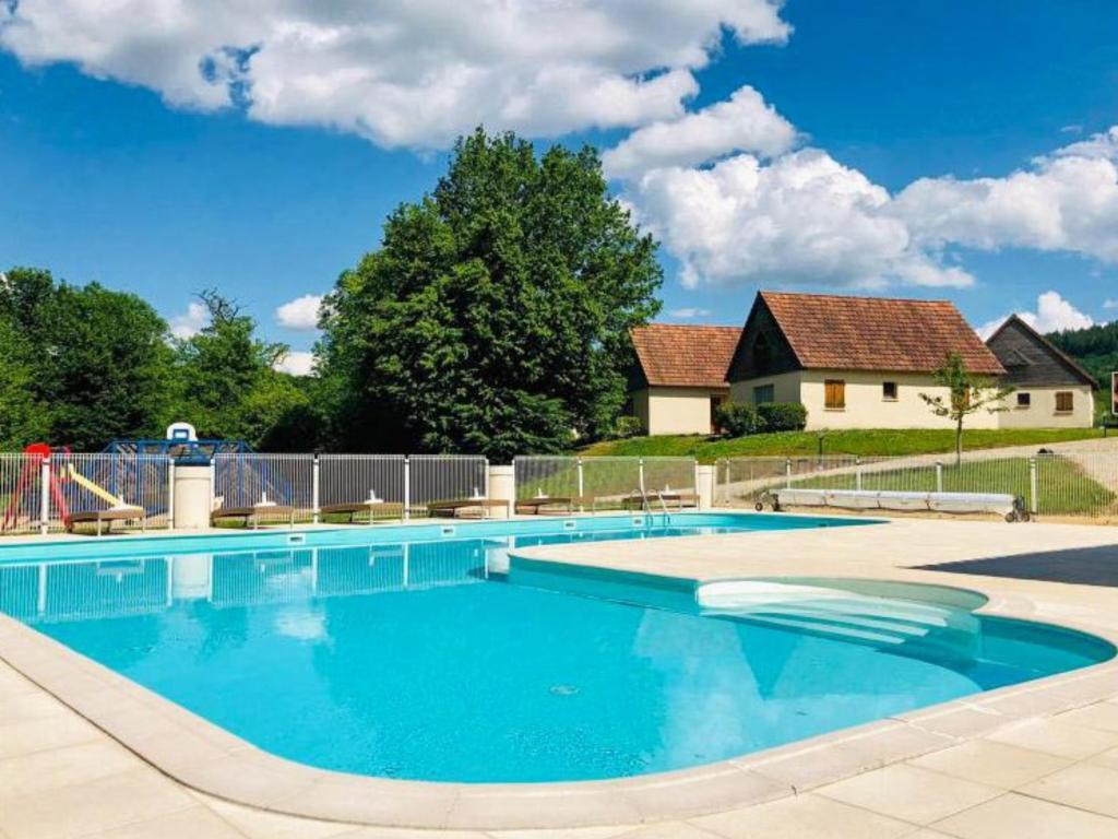 Maison Le Lac Bleu nr 33 à Lacapelle-Marival, 4 chambres et piscine - Photo 2