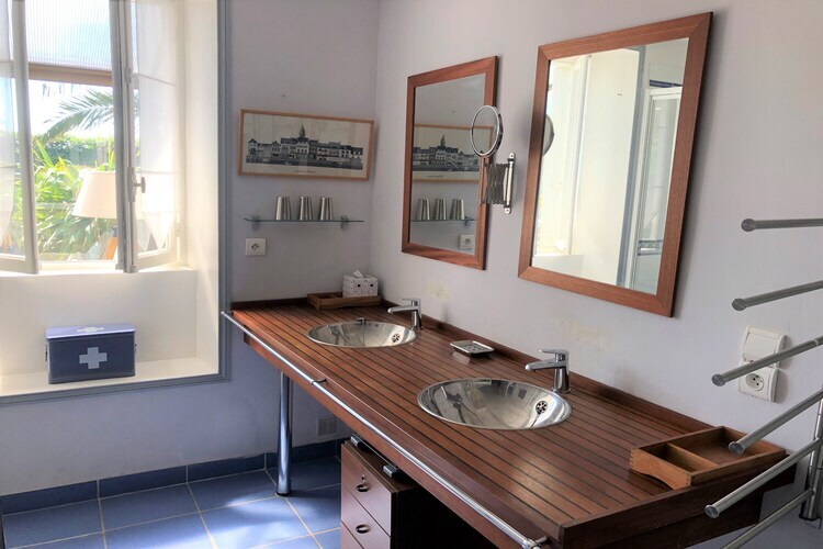 Maison bretonne sur le port de Térénez, Plougasnou - Photo 7