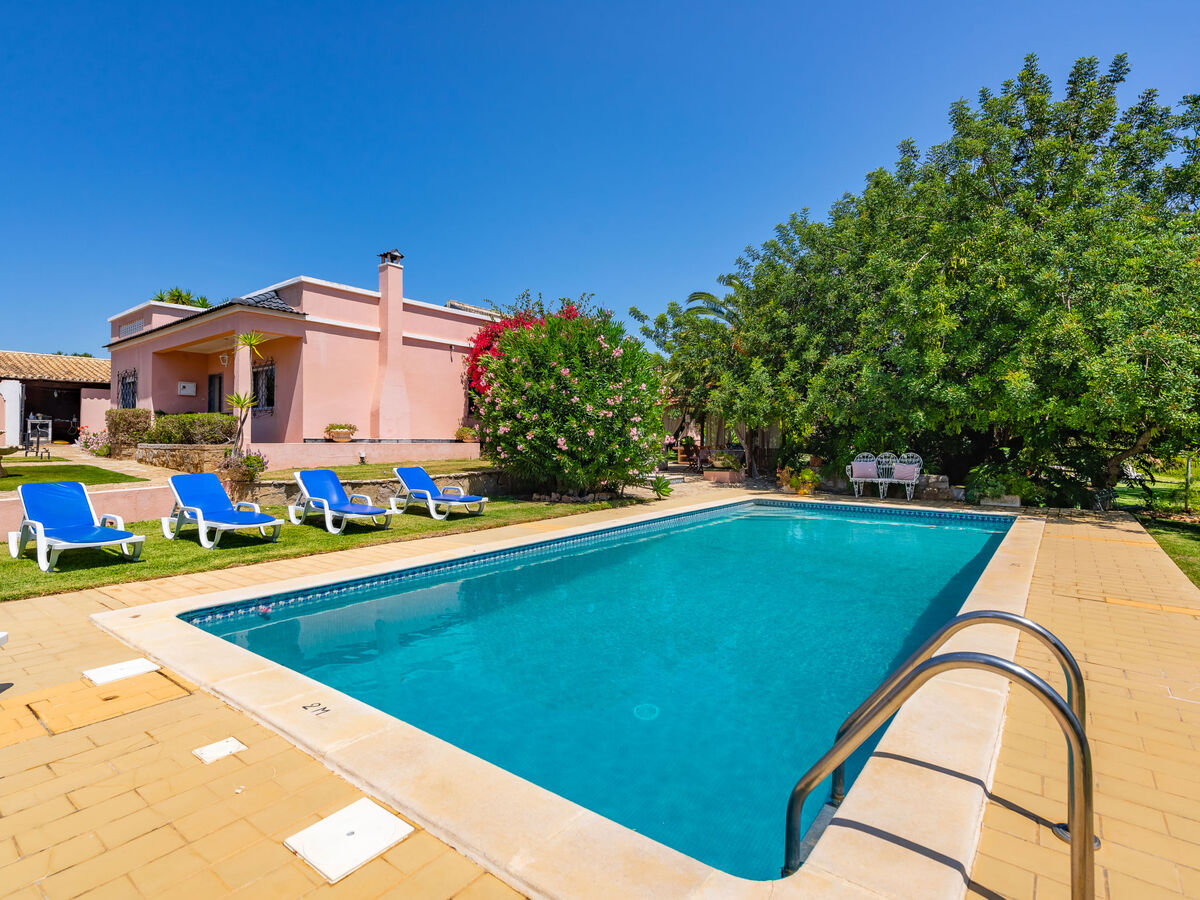 Isaurinda – Maison 6 pers. piscine à Estoi - Photo 1