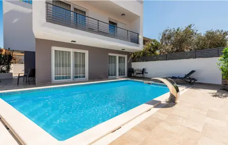 Location maison à Pakostane