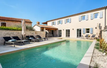 Location maison à Tinjan