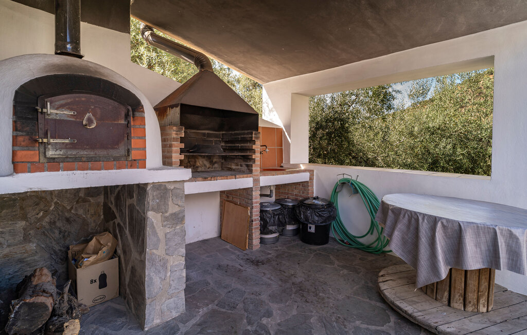 Maison 4 chambres Sayalonga, vue montagne et piscine - Photo 6