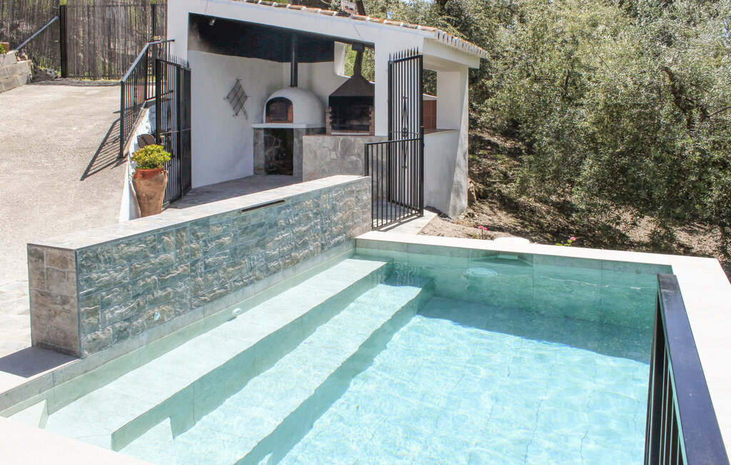 Maison 4 chambres Sayalonga, vue montagne et piscine - Photo 7