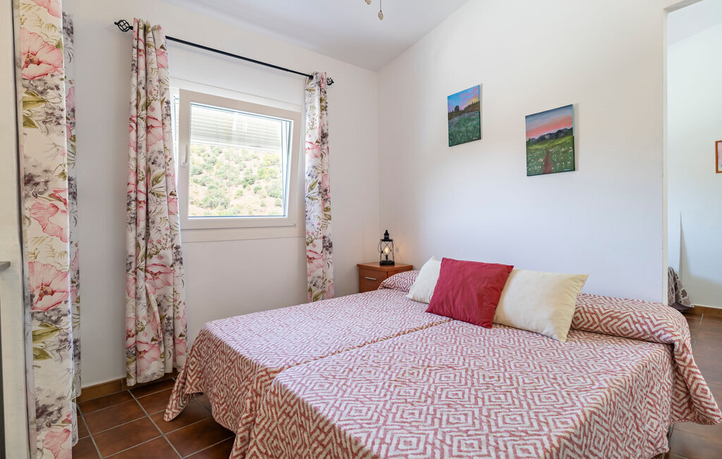 Maison 4 chambres Sayalonga, vue montagne et piscine - Photo 22