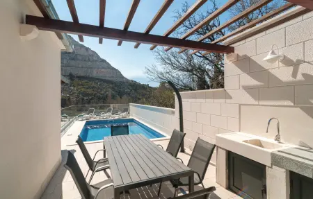 Maison 8 personnes à Zrnovnica - Photo 1