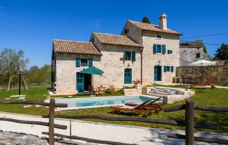 Location maison de vacances à Barban