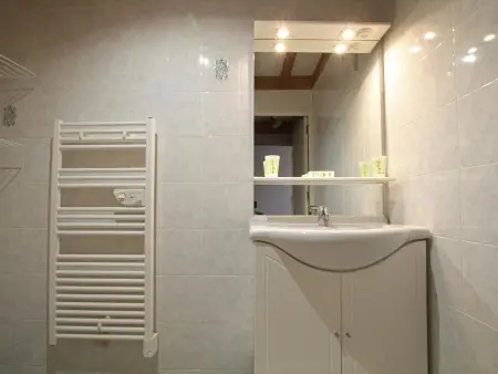 Charmante maison à La Hague avec cheminée et cour privée - Photo 10