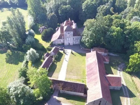 Maison de campagne charmante avec jardin au Château de Vesset - Photo 17