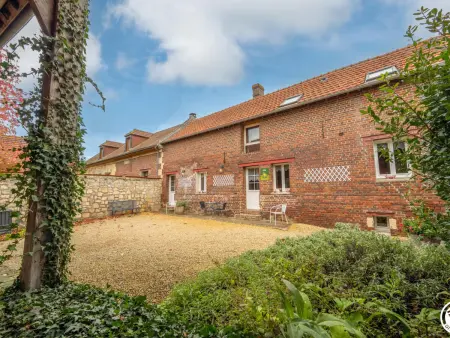 Location gite à Ville, Spacieux gîte familial avec jardin et cheminée en Picardie