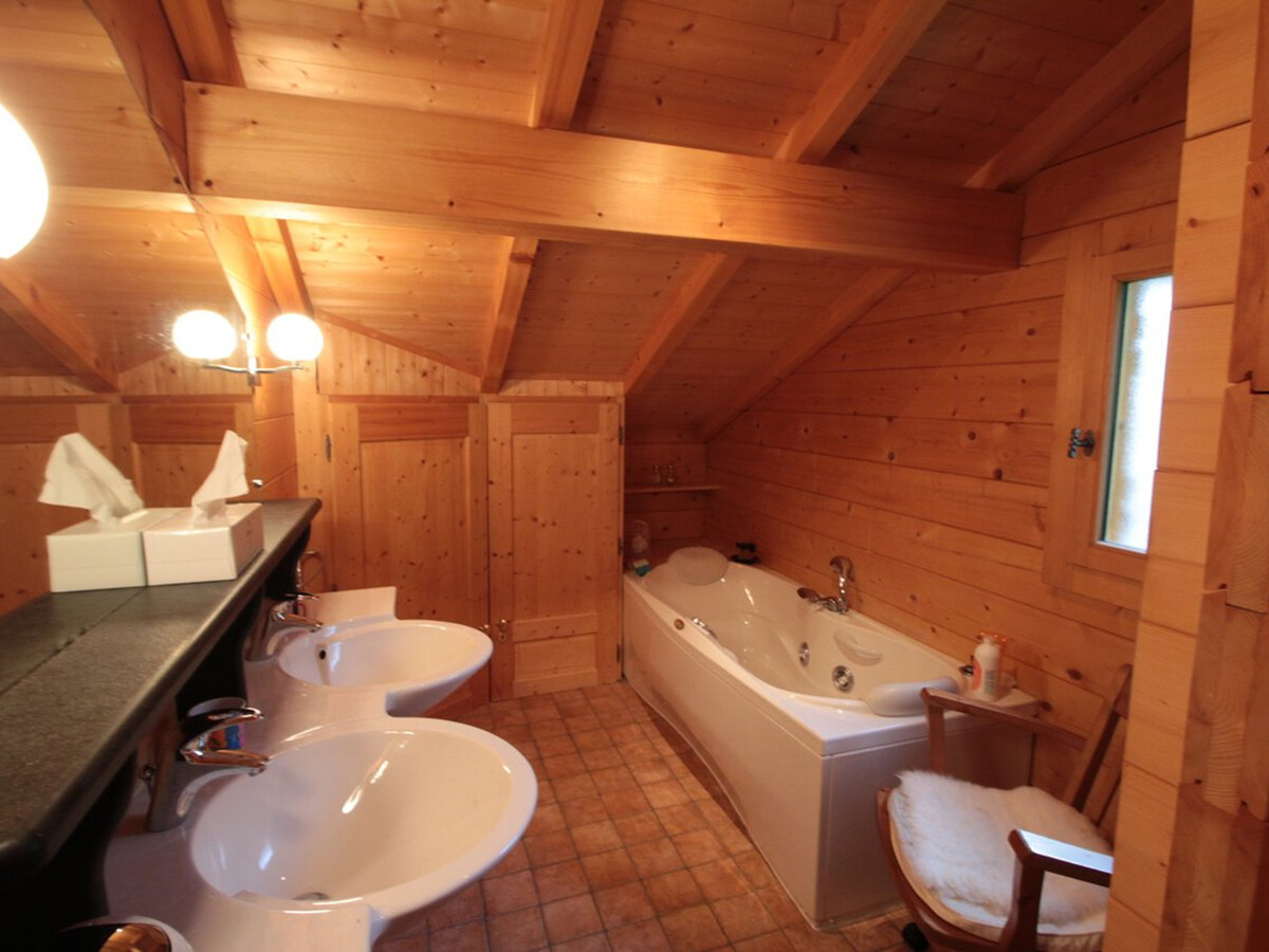 Chalet 3 chambres aux Carroz, terrasse panoramique sud - Photo 12