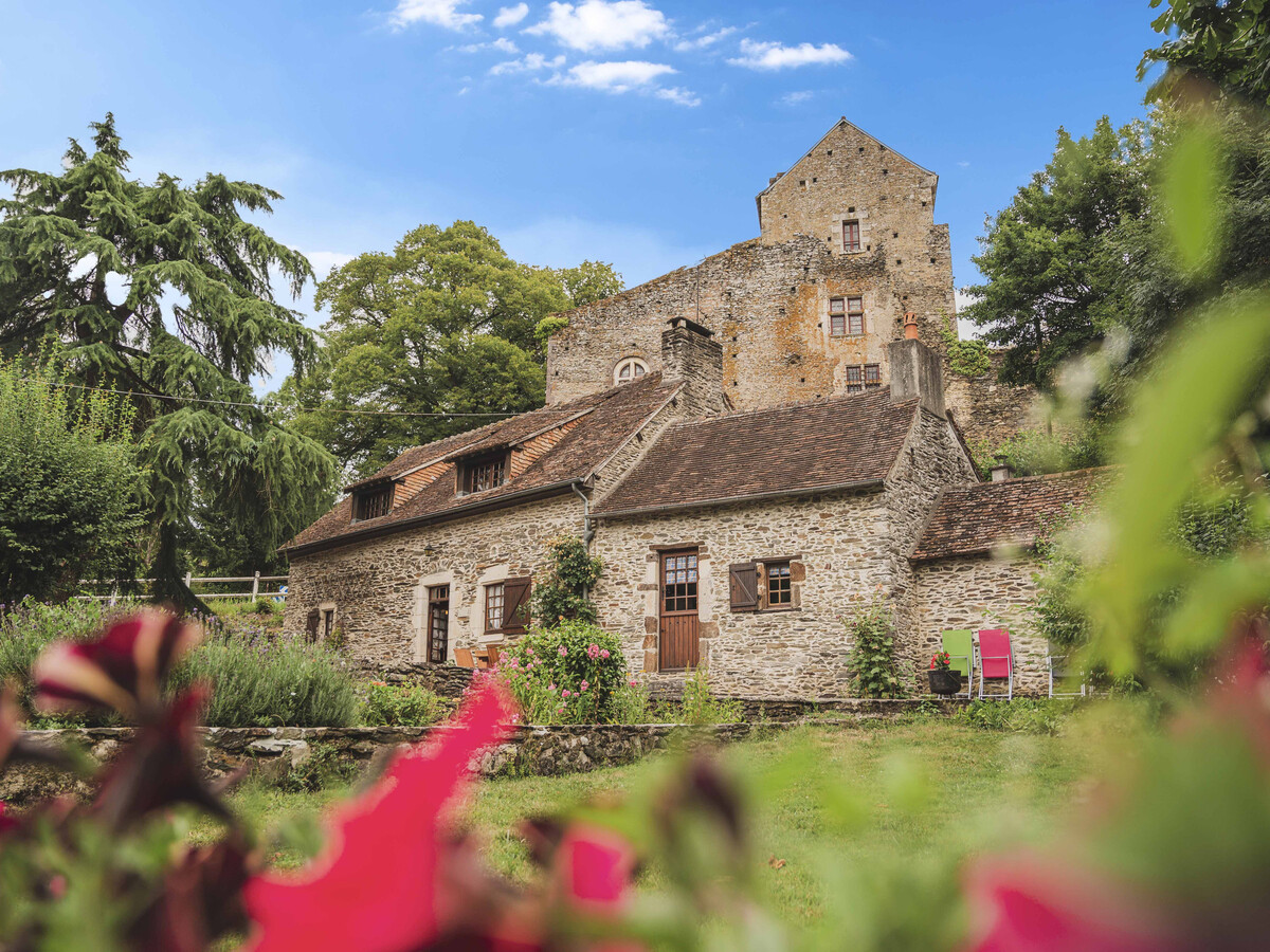 Ancien moulin du XIIe avec pêche à la Vègre - Photo 1