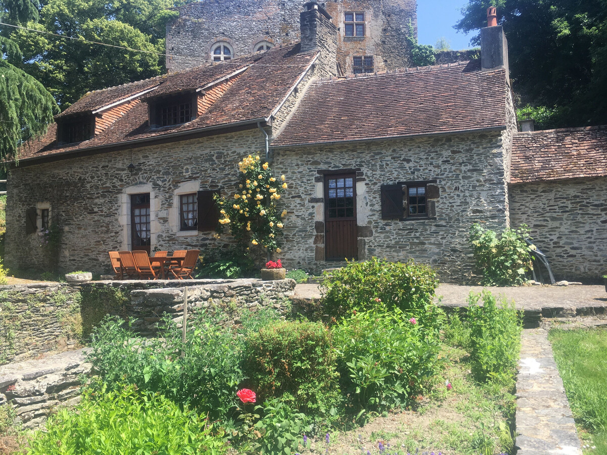 Ancien moulin du XIIe avec pêche à la Vègre - Photo 6