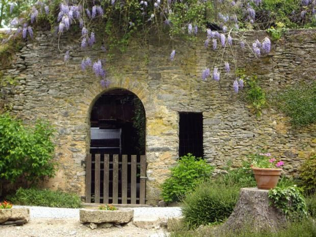 Ancien moulin du XIIe avec pêche à la Vègre - Photo 22