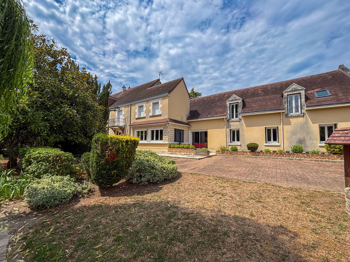 Gîte 10 pers. piscine chauffée et tennis en Berry - Photo 1