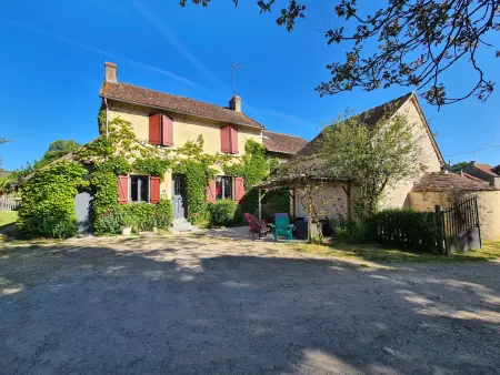 Location gite à Le Menoux, Maison avec piscine chauffée, bain nordique et grand jardin près dArgenton-sur-Creuse