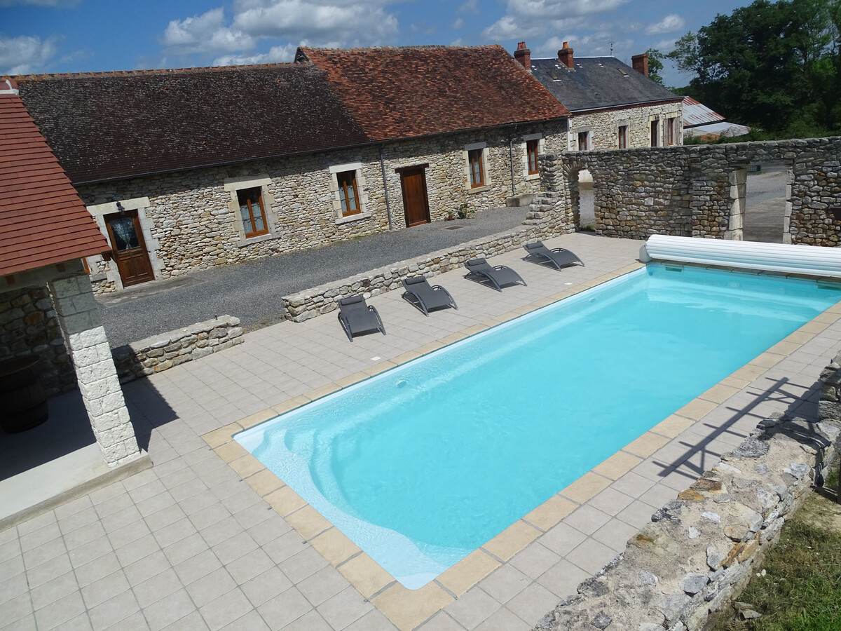 Longère en Brenne avec jardin 2000m², piscine partagée - Photo 1