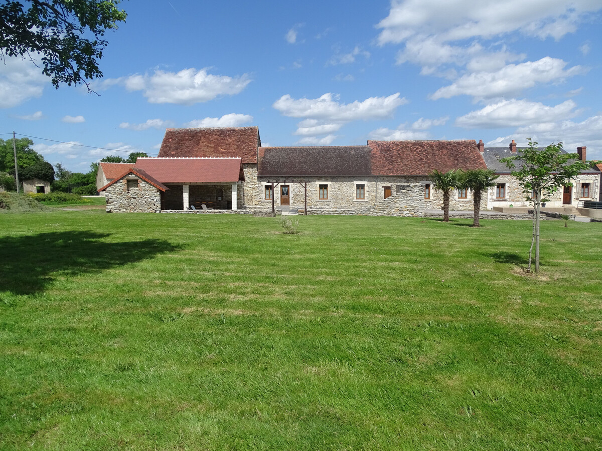 Longère en Brenne avec jardin 2000m², piscine partagée - Photo 13