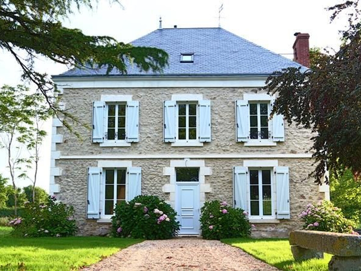 Maison de maître Berry : 250 ha, étang et cerfs - Photo 4